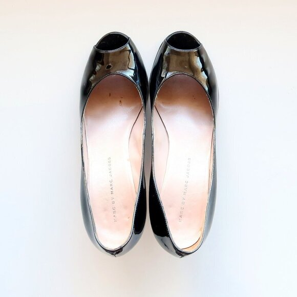 Marc Jacobs Black Patent Leather Peep Toe Heels / Pumps / Formal Dressy Shoes - Picture 5 of 16